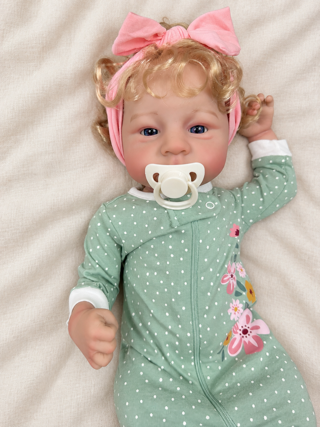 Vivian 🤍 Muñeca Realista 45cm 1.7kg | Bebé Estilo Reborn Vinilo con ojos abiertos