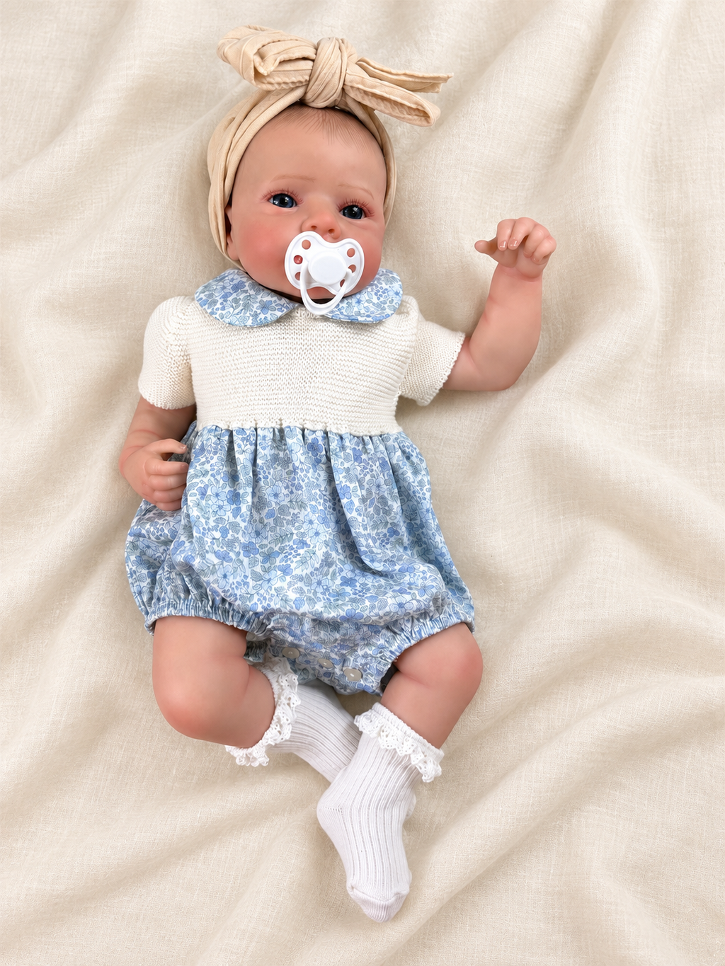 Laia ❤️ Muñeca Realista 48cm 2.2kg | Bebé Estilo Reborn Vinilo con Ojos Azules