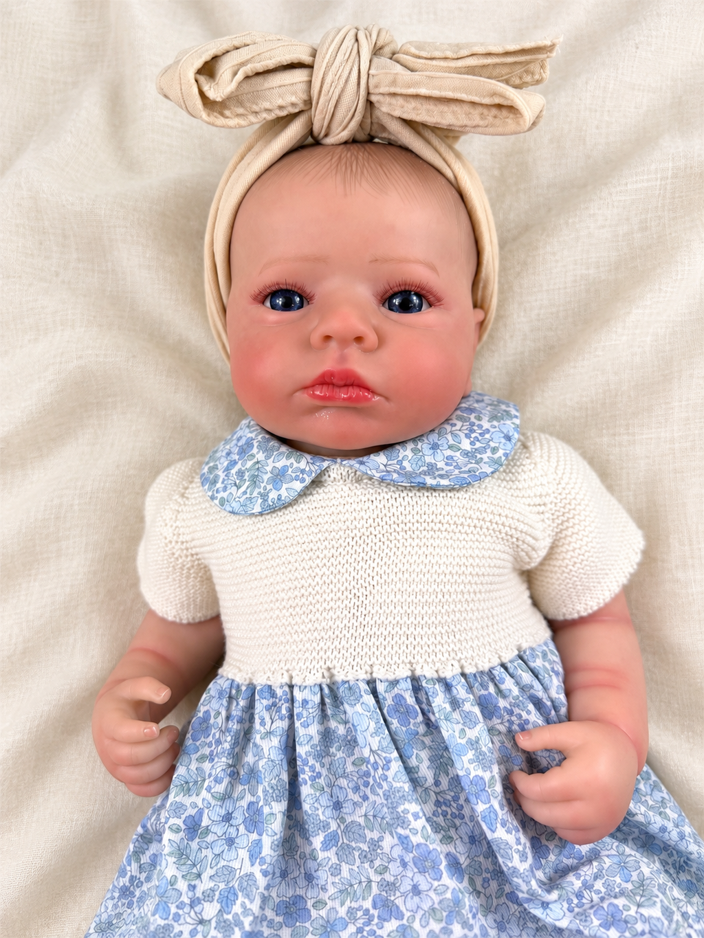 Laia ❤️ Muñeca Realista 48cm 2.2kg | Bebé Estilo Reborn Vinilo con Ojos Azules