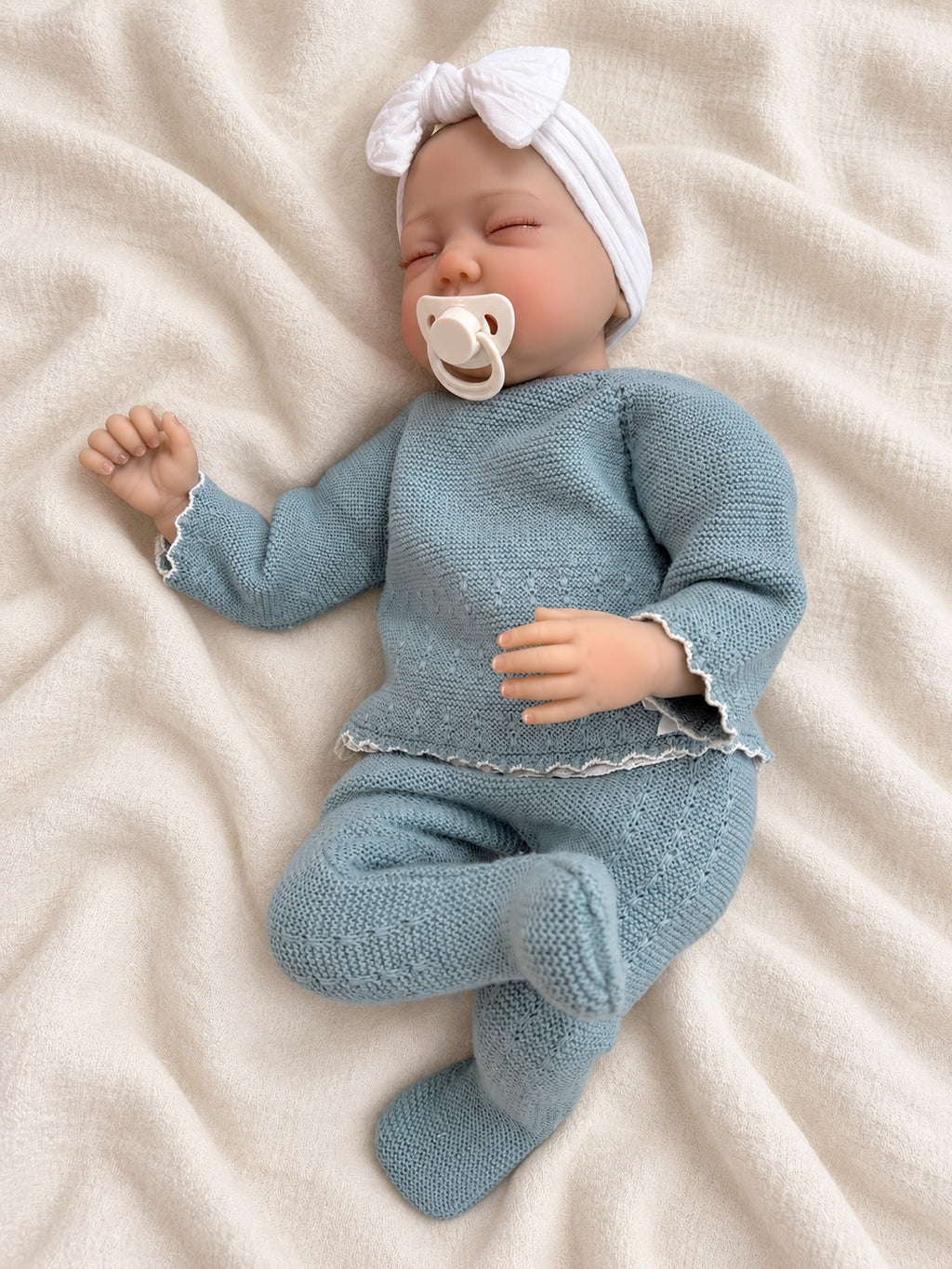 Mei 🤎 Muñeca Realista 56cm 2,230kg | Bebé Estilo Reborn Vinilo con Ojos Cerrados (Copia)