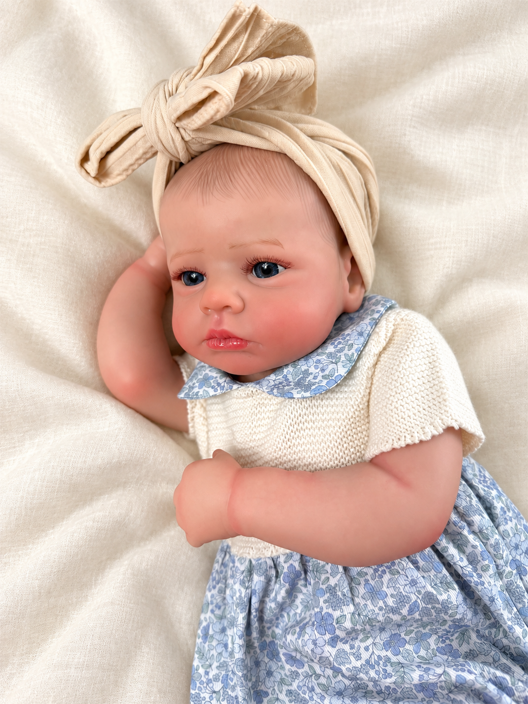Laia ❤️ Muñeca Realista 48cm 2.2kg | Bebé Estilo Reborn Vinilo con Ojos Azules