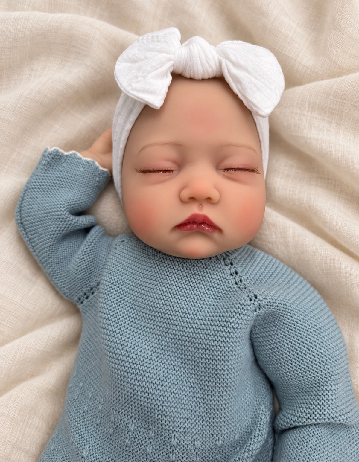 Mei 🤎 Muñeca Realista 56cm 2,230kg | Bebé Estilo Reborn Vinilo con Ojos Cerrados (Copia)