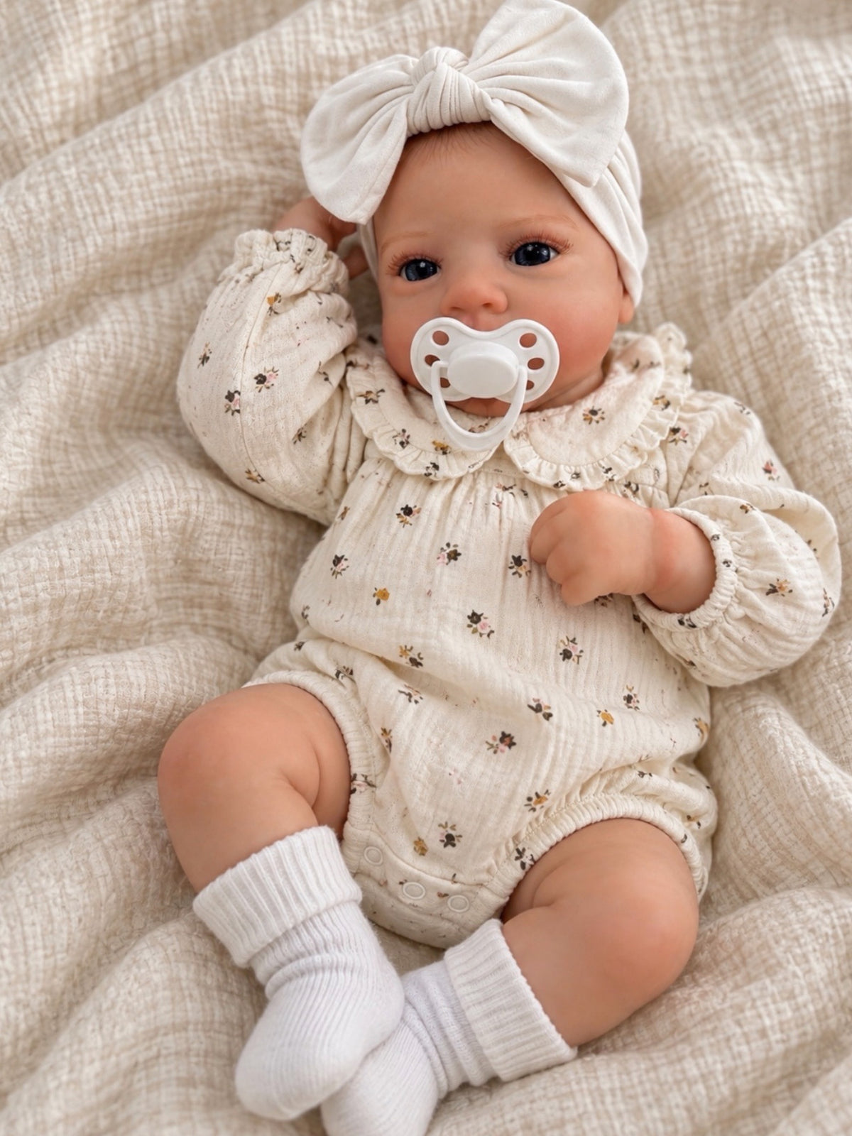 Laia ❤️ Muñeca Realista 48cm 1,8kg | Bebé Estilo Reborn Vinilo con Ojos Azules