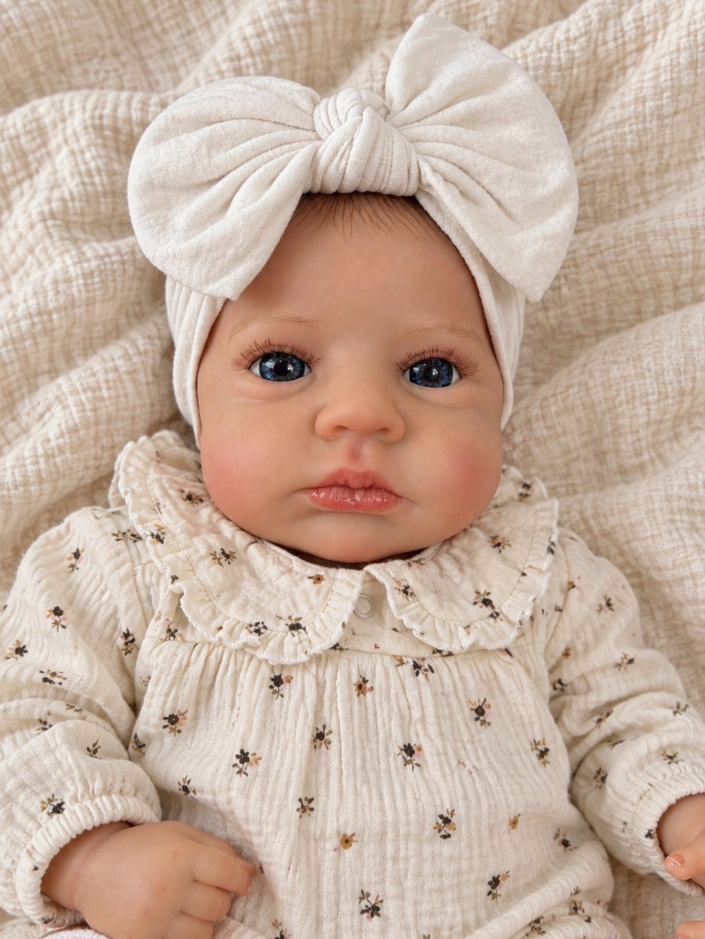 Laia ❤️ Muñeca Realista 48cm 1,8kg | Bebé Estilo Reborn Vinilo con Ojos Azules